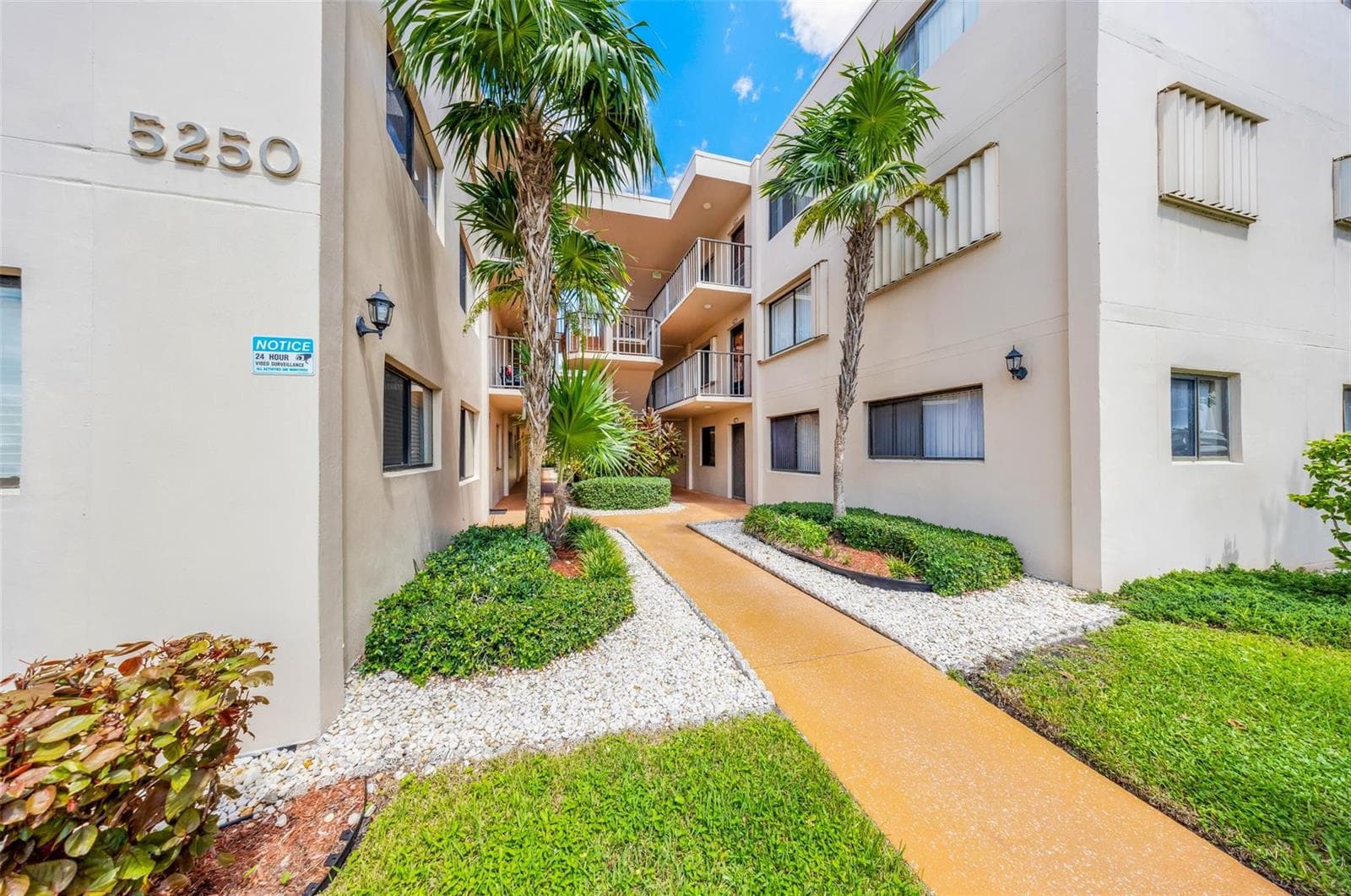 5250 LAS VERDES Circle 317 photo 22