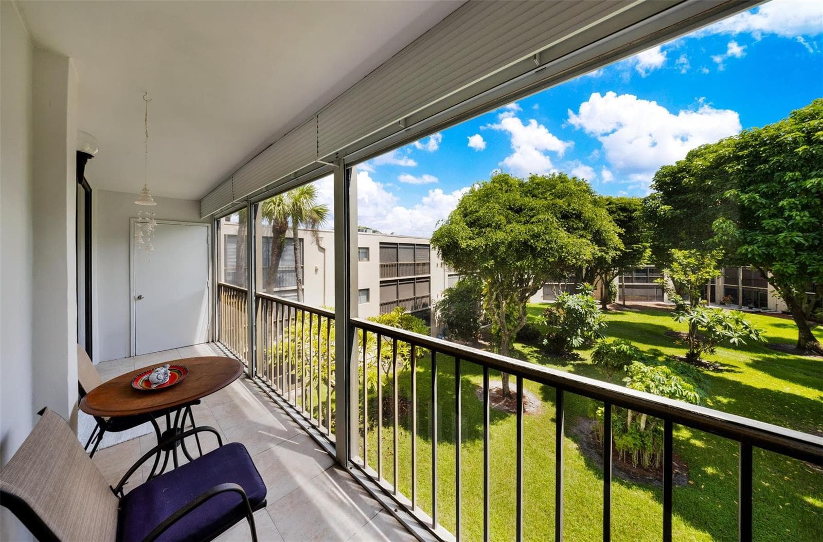 5250 LAS VERDES Circle 317 photo 1