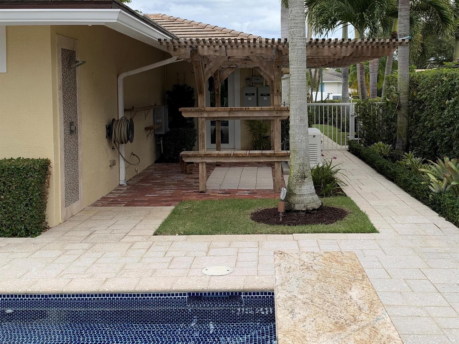 1005 COUNTRY CLUB Drive photo 6
