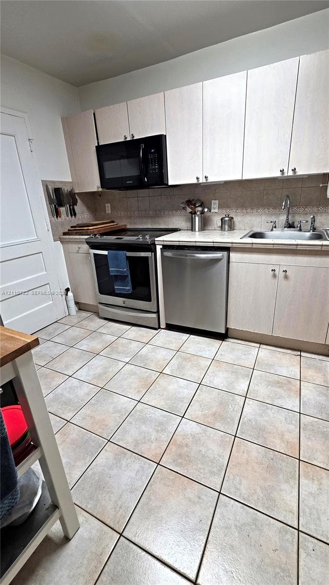 100 Edgewater Dr 115 photo 13
