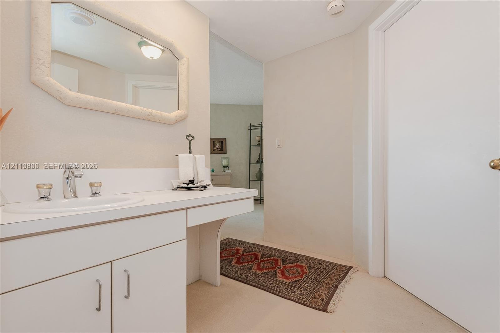 2800 Island Blvd 1105 photo 22