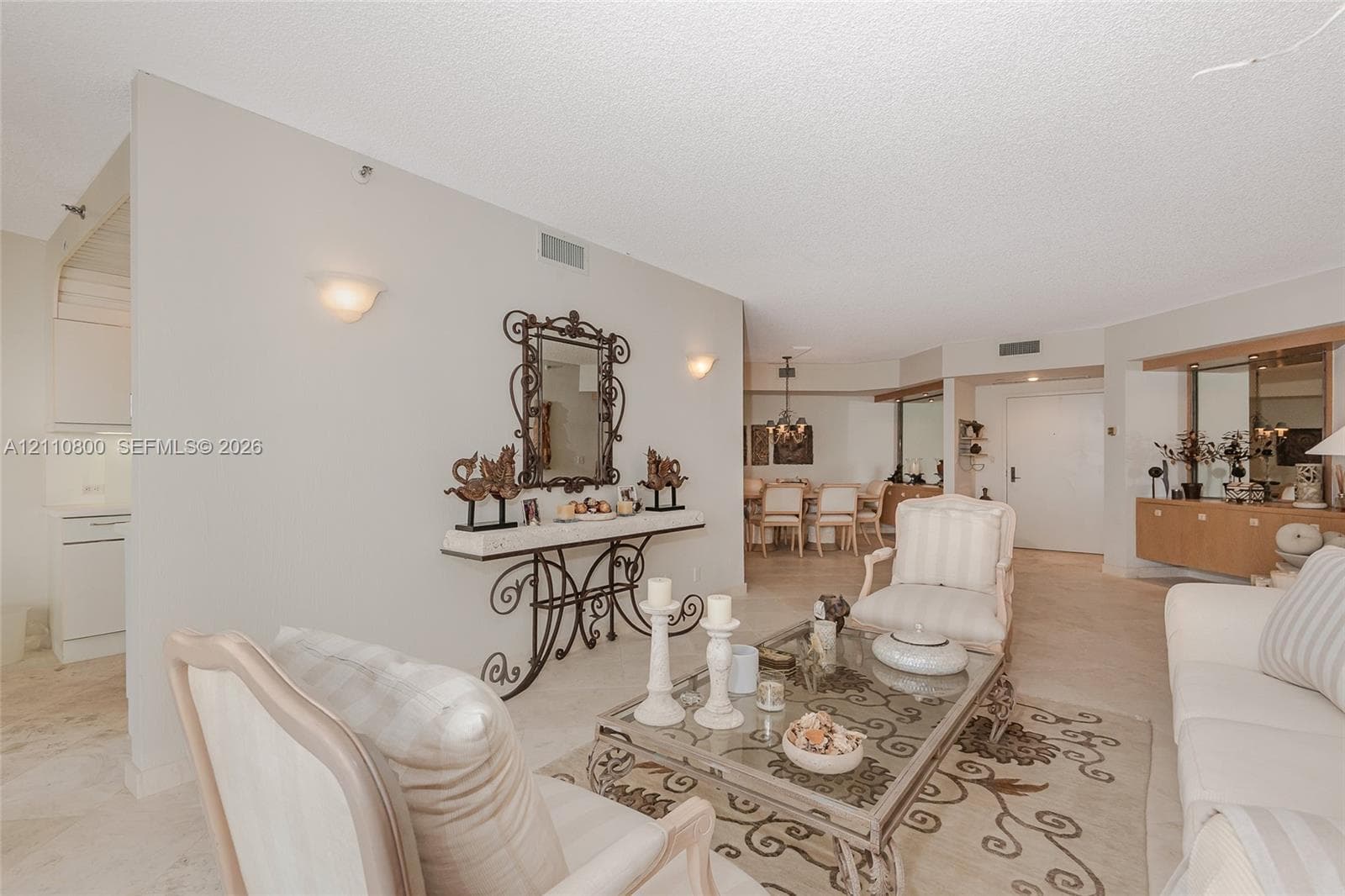 2800 Island Blvd 1105 photo 9
