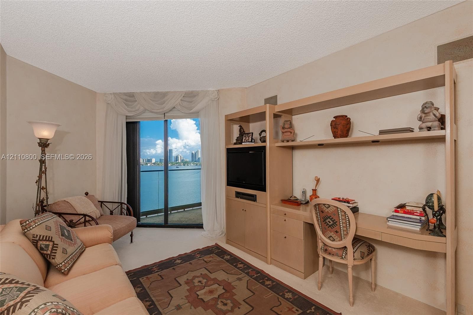 2800 Island Blvd 1105 photo 24