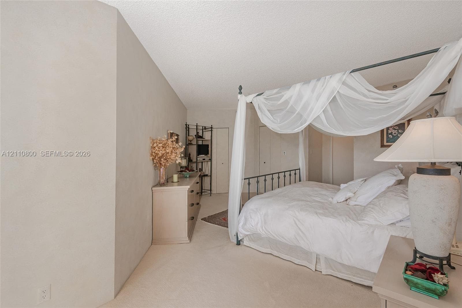 2800 Island Blvd 1105 photo 21