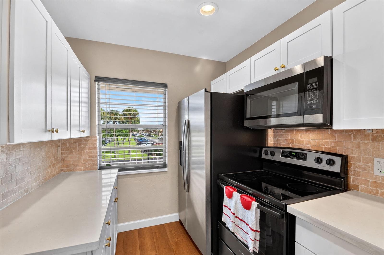 150 LAKE MERYL Drive 244 photo 3