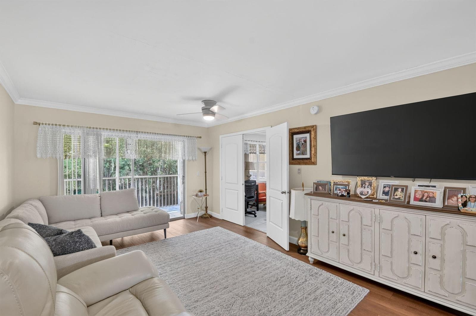 150 LAKE MERYL Drive 244 photo 8
