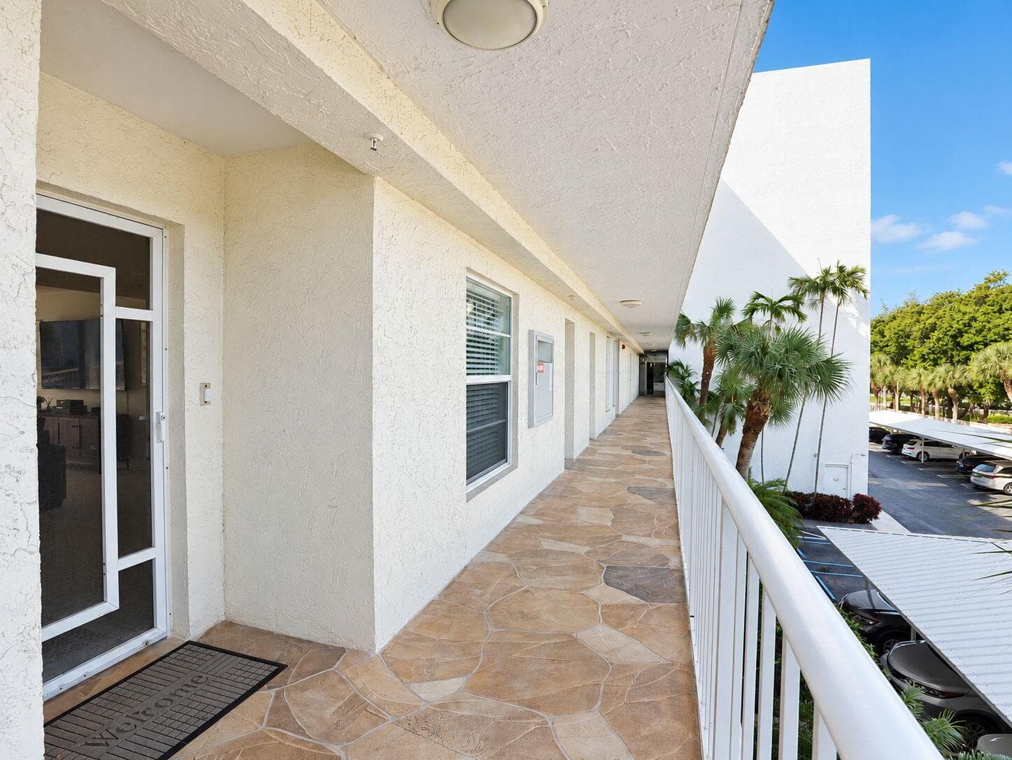 1 HARBOURSIDE Drive 4302 photo 4