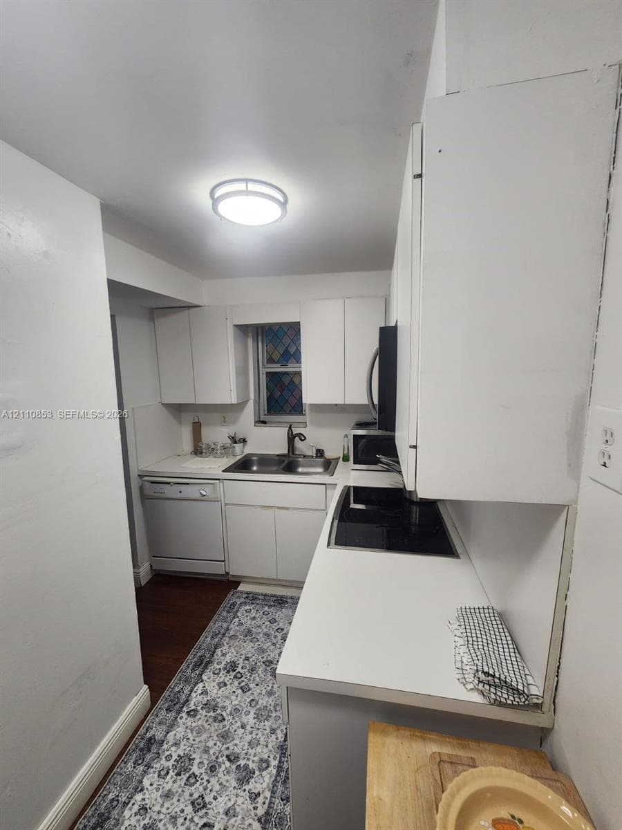 1674 Bay Rd 305 photo 5