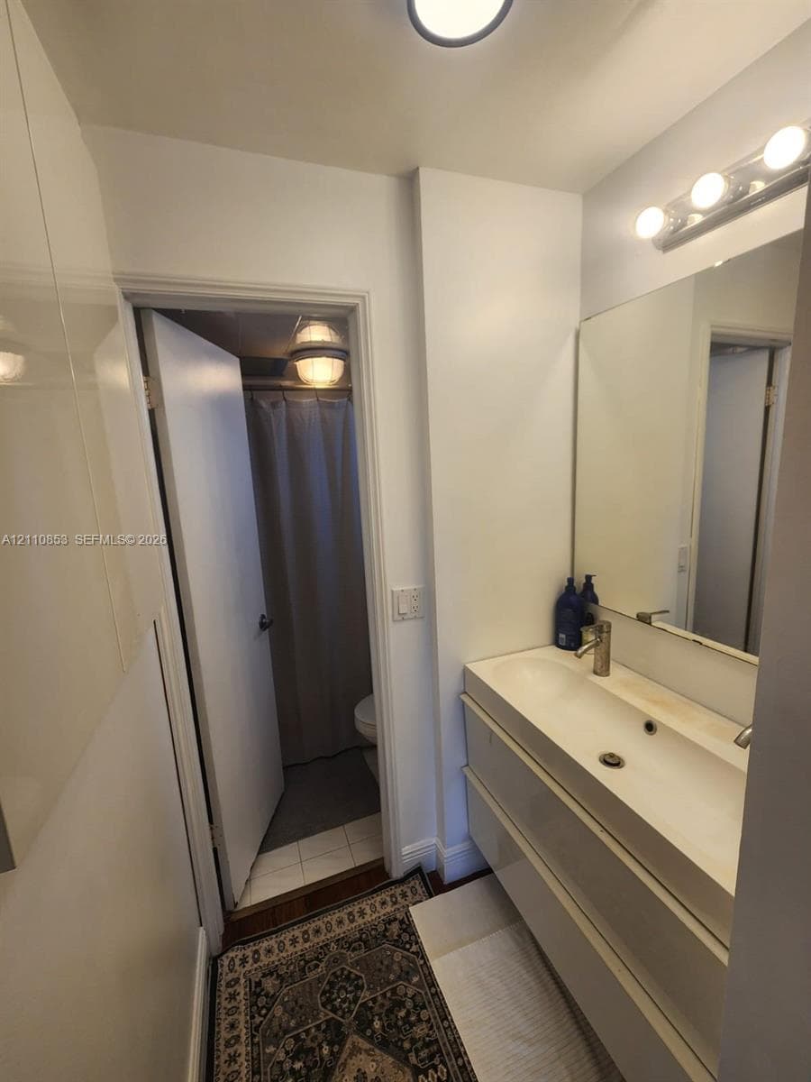 1674 Bay Rd 305 photo 8