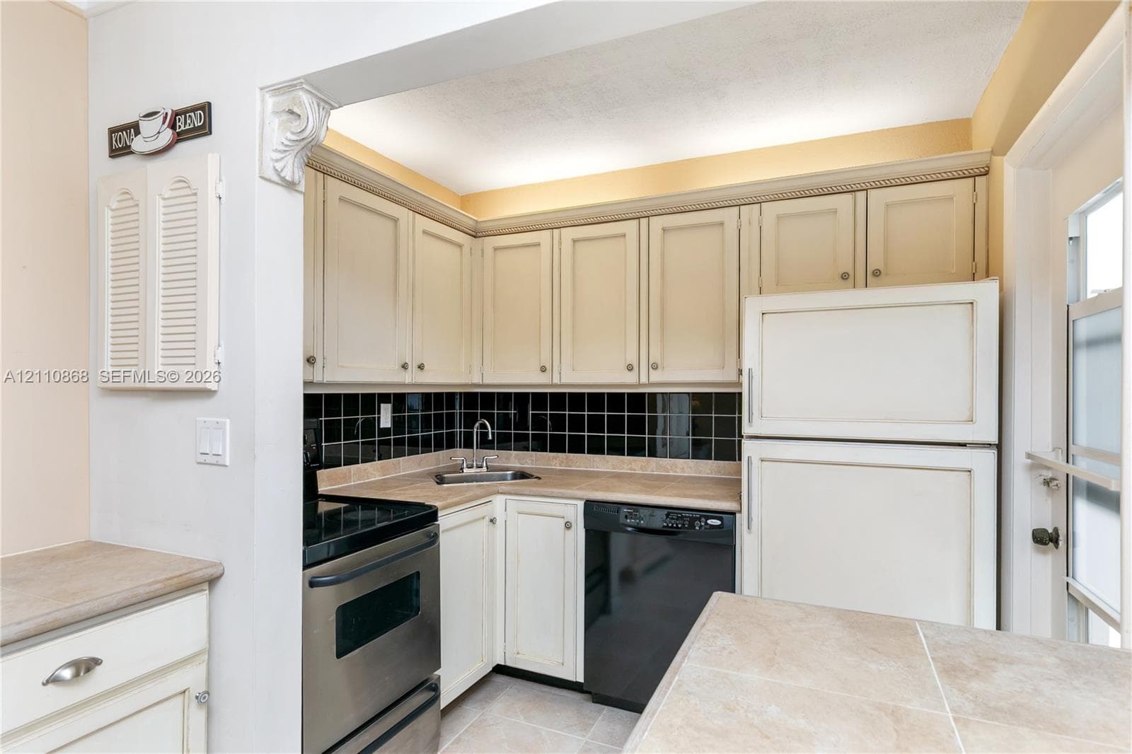 3121 S Ocean Dr 209 photo 2