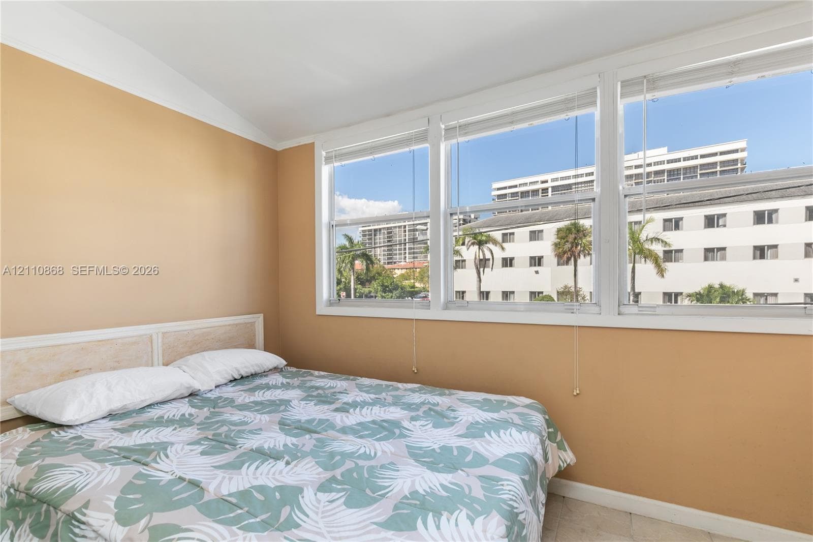3121 S Ocean Dr 209 photo 21