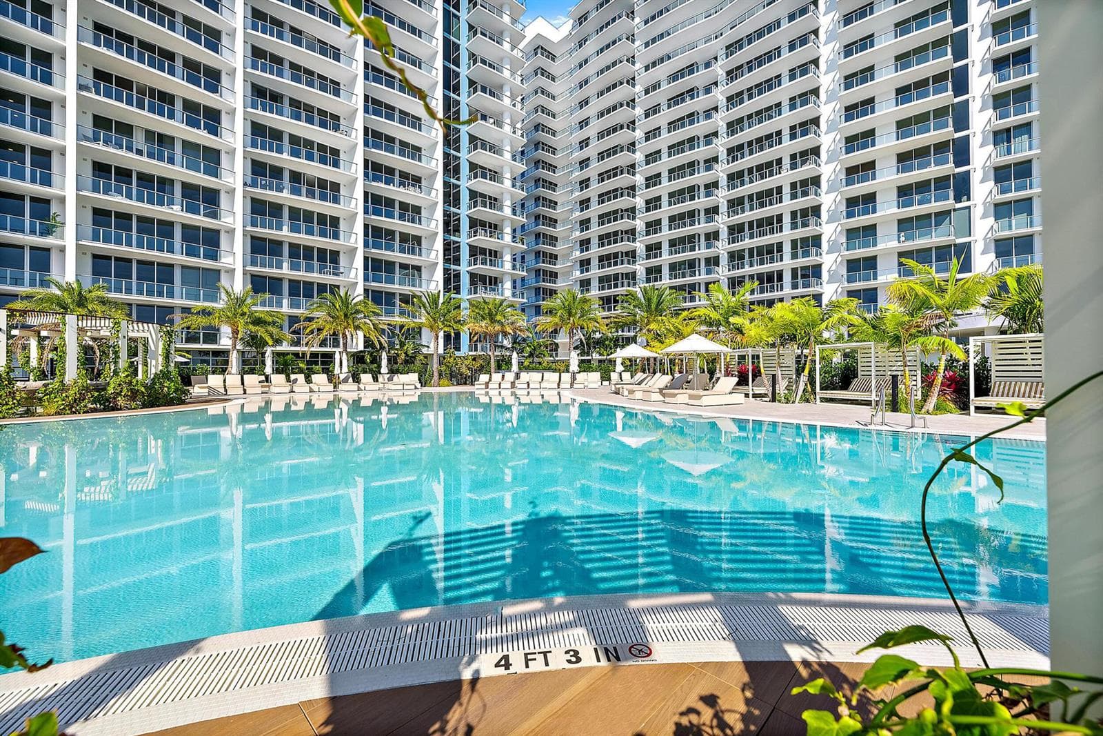 220 Lake Shore Drive 621 photo 23