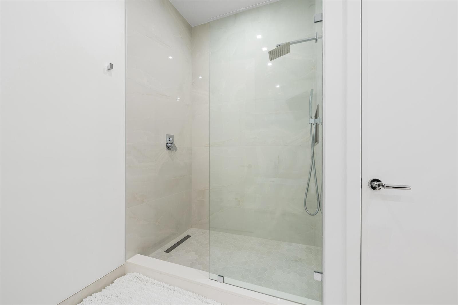 220 Lake Shore Drive 621 photo 13