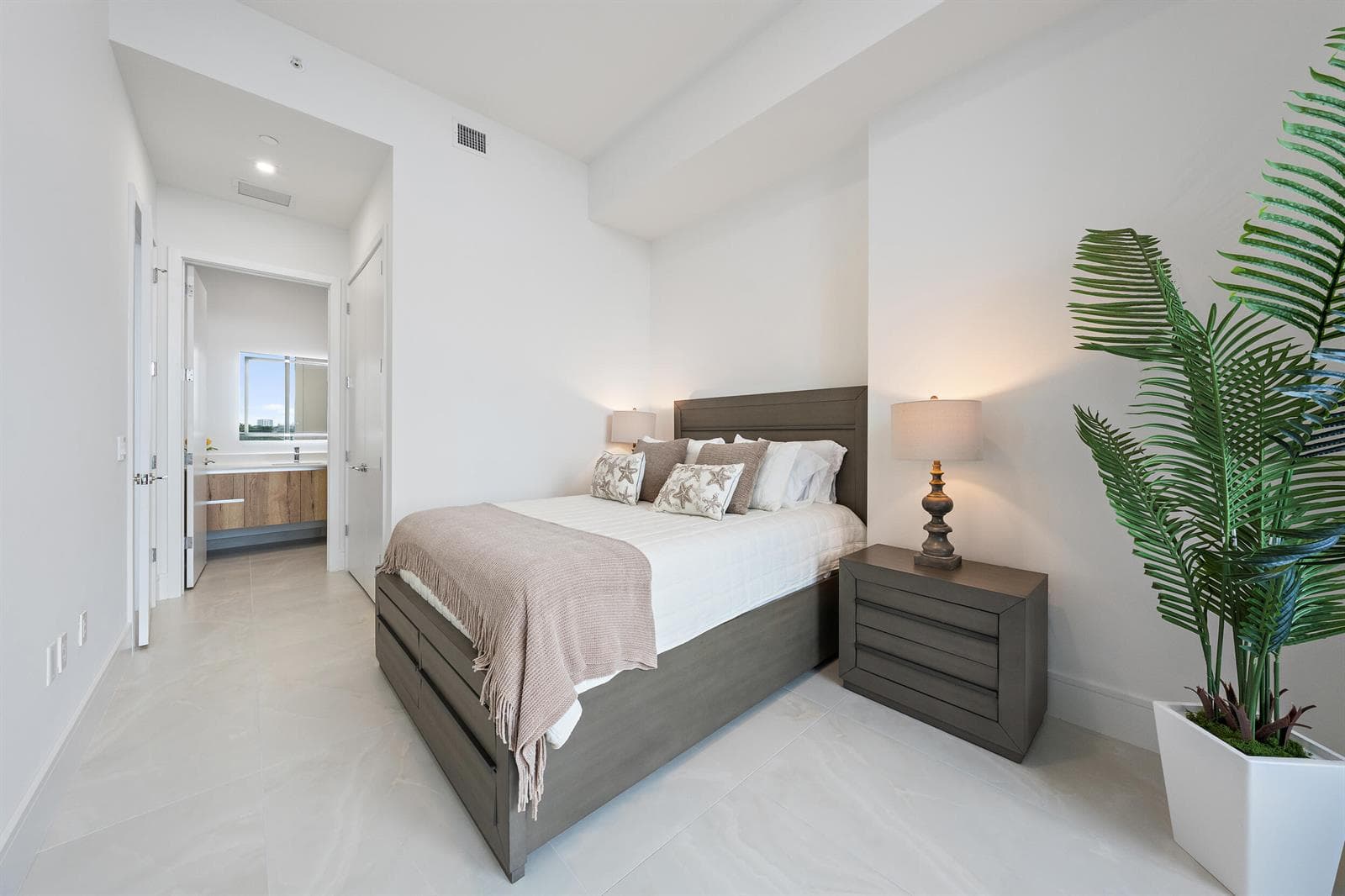 220 Lake Shore Drive 621 photo 16