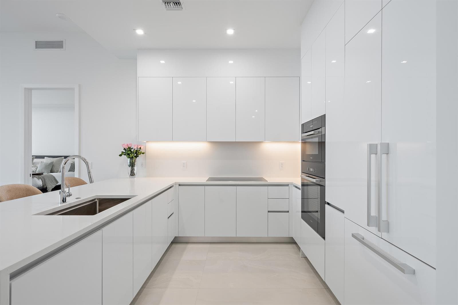 220 Lake Shore Drive 621 photo 8