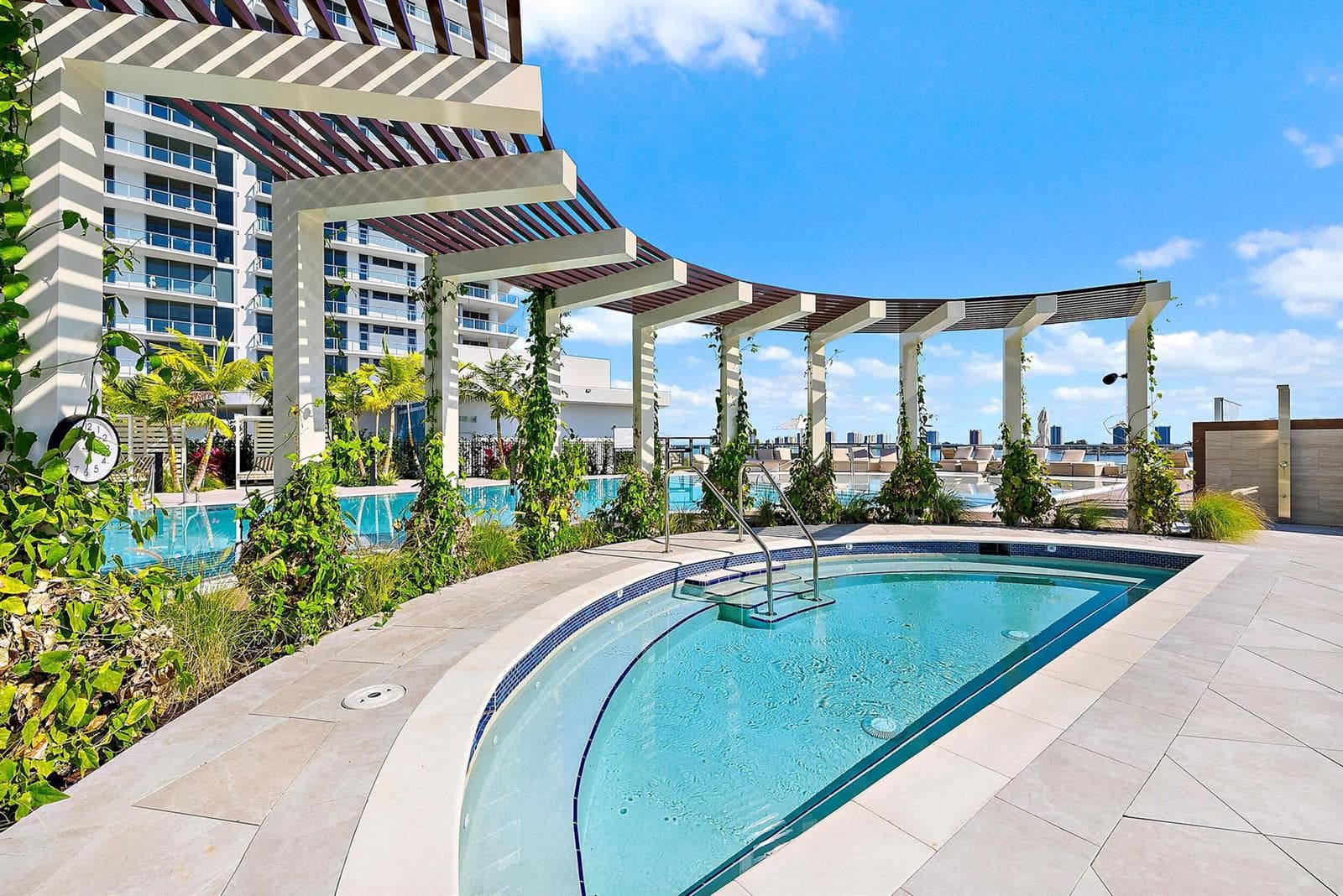 220 Lake Shore Drive 621 photo 25