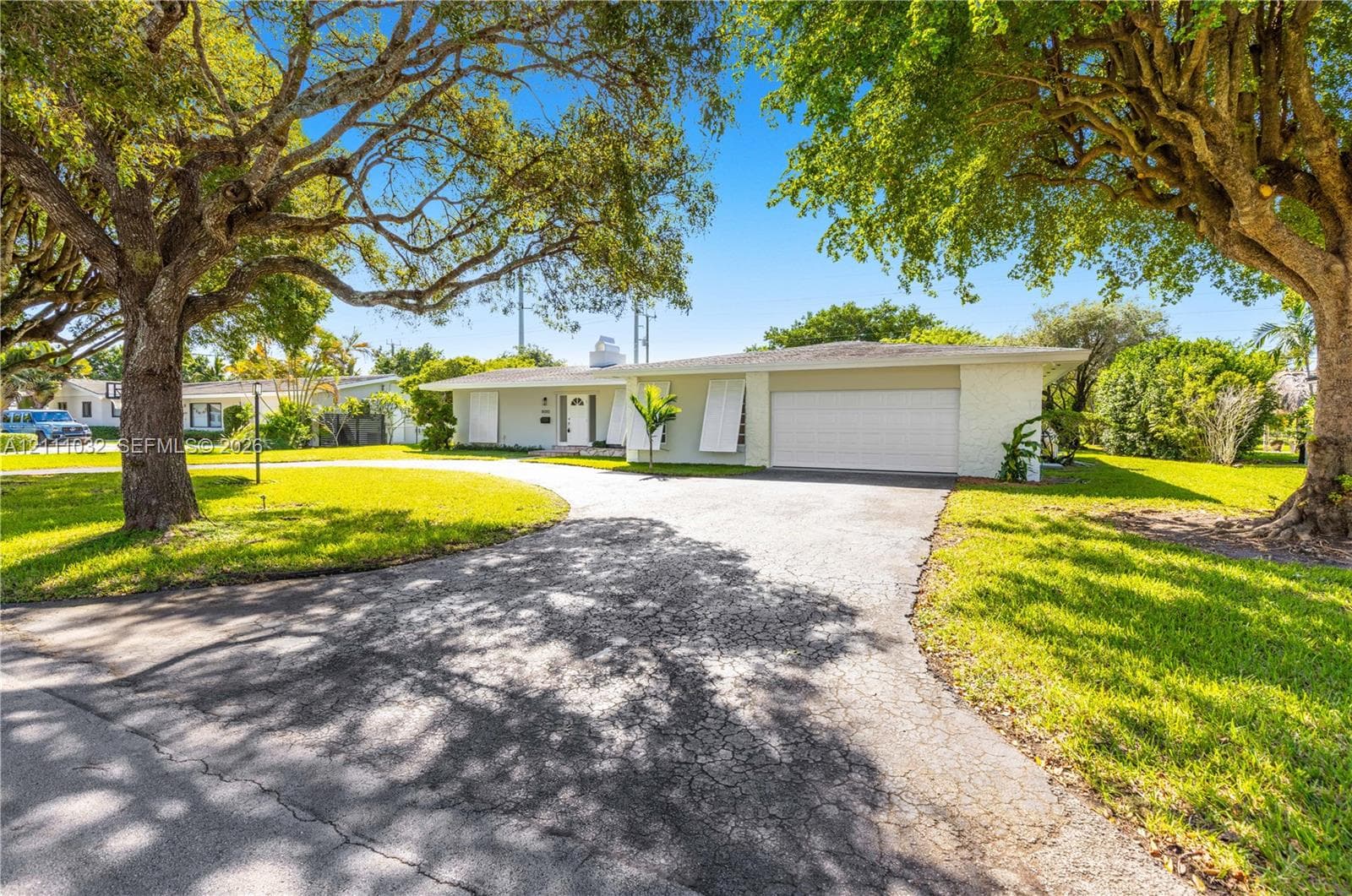 8010 SW 139th Ter photo 2