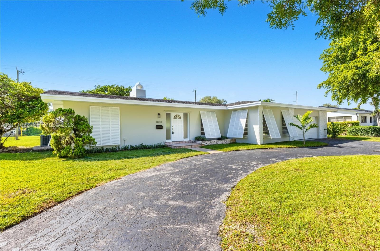 8010 SW 139th Ter photo 5