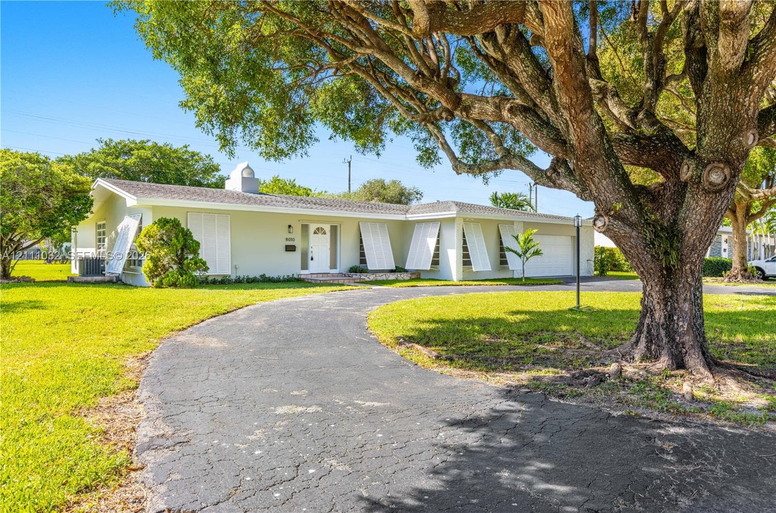 8010 SW 139th Ter photo 4