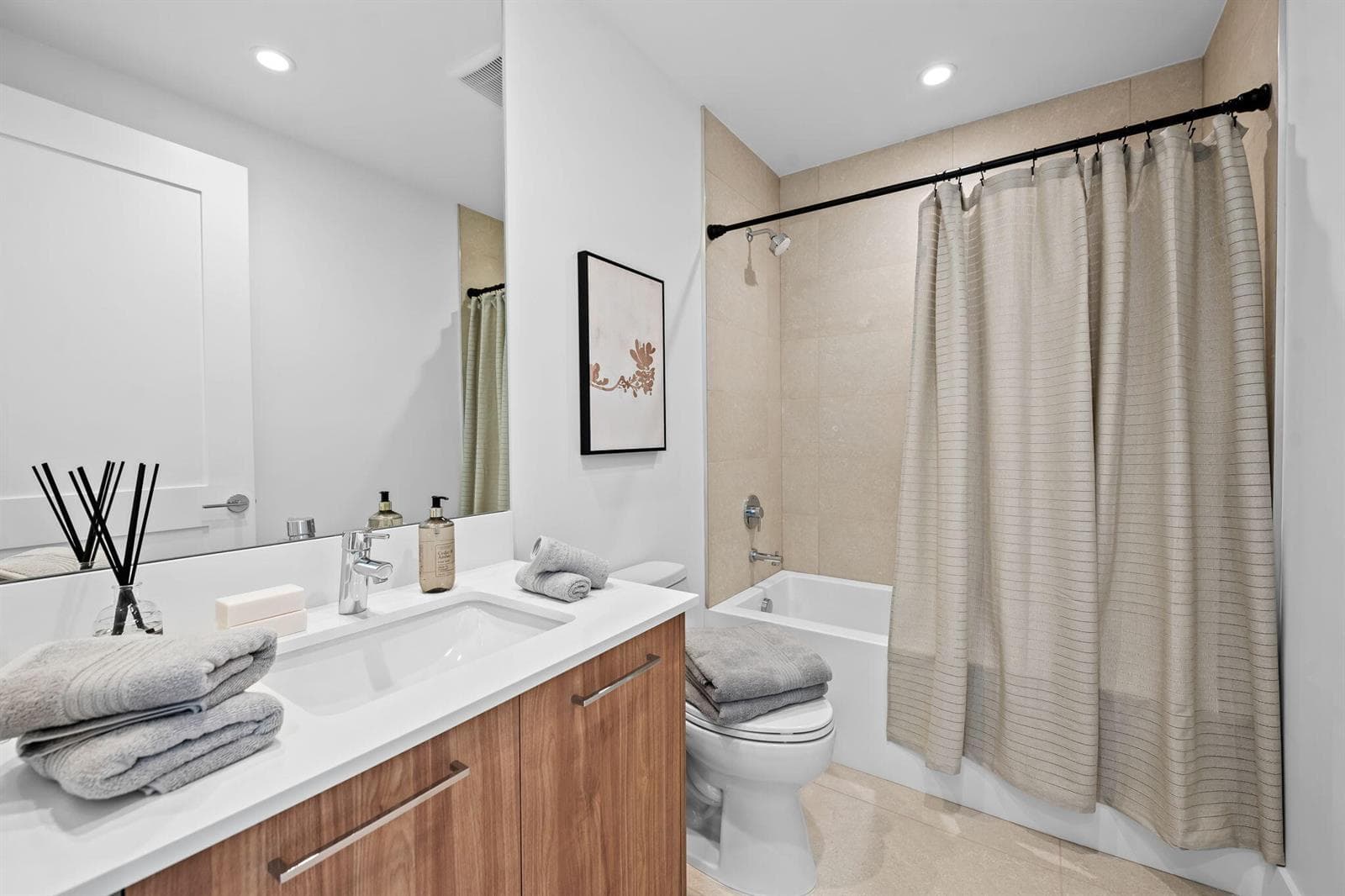 153 N Seabreeze Blvd 602 photo 25