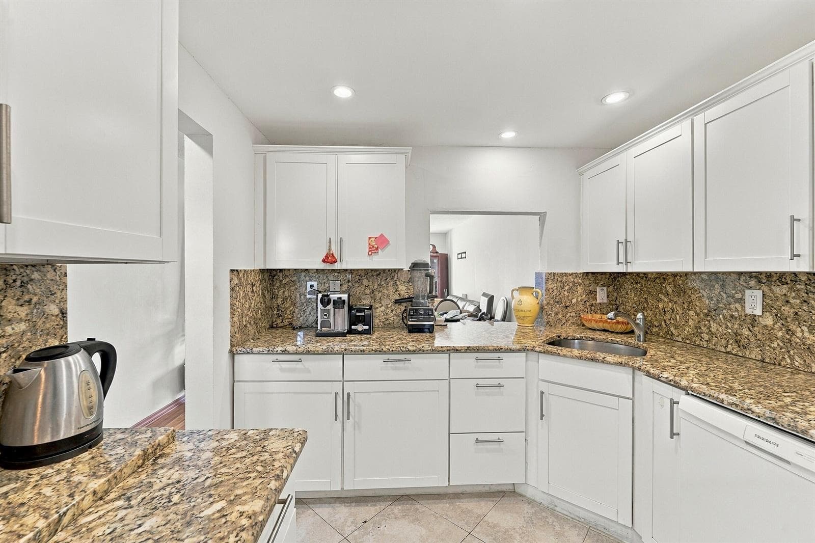 330 N FEDERAL Highway 108 photo 8