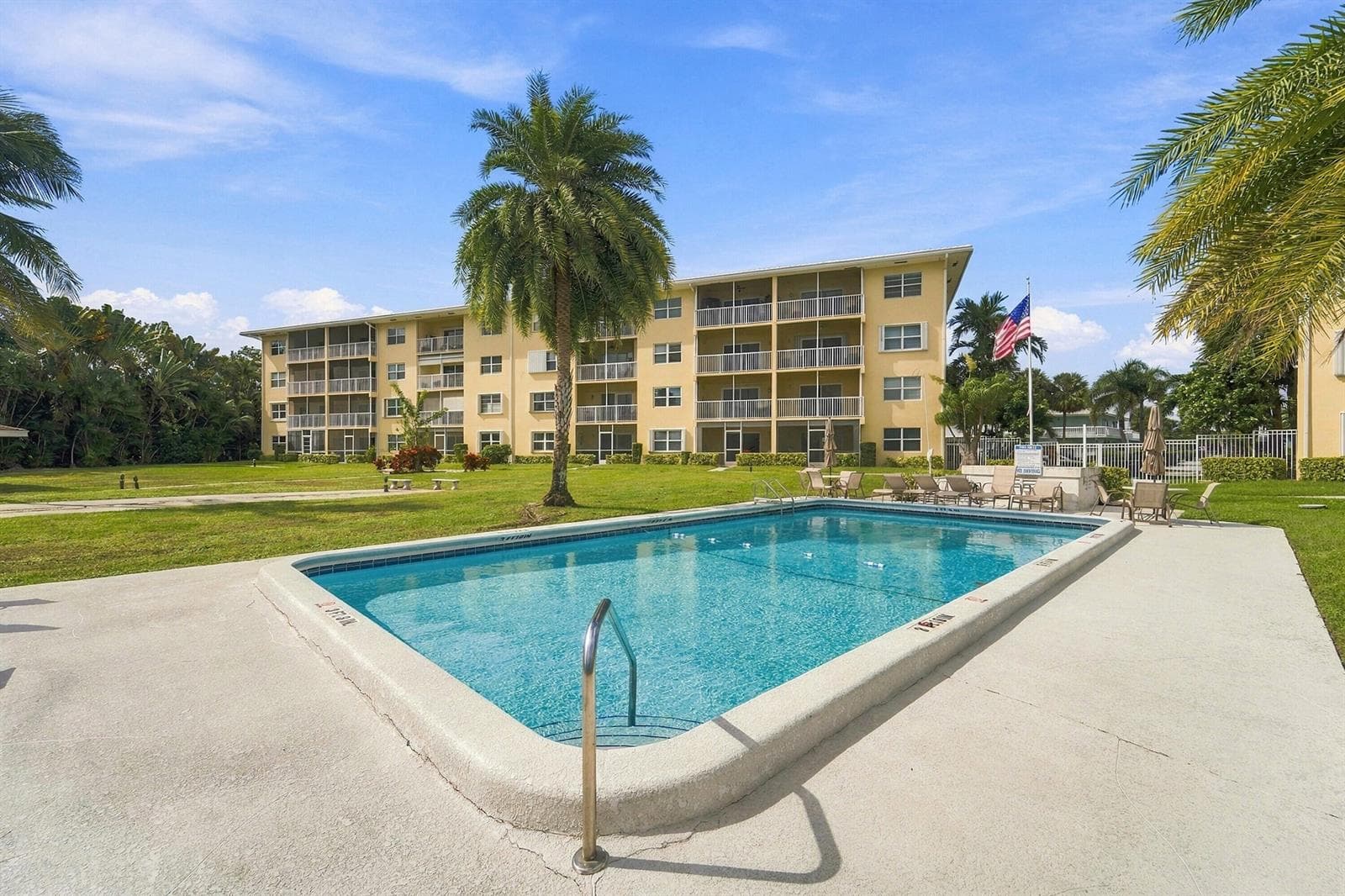 330 N FEDERAL Highway 108 photo 21