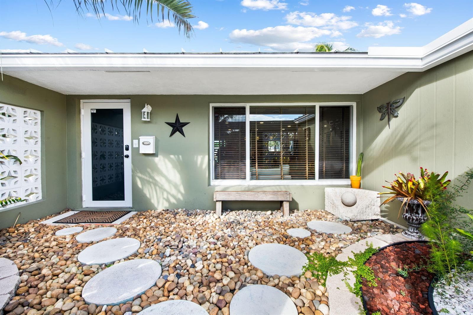 1611 SW 3RD Avenue photo 10