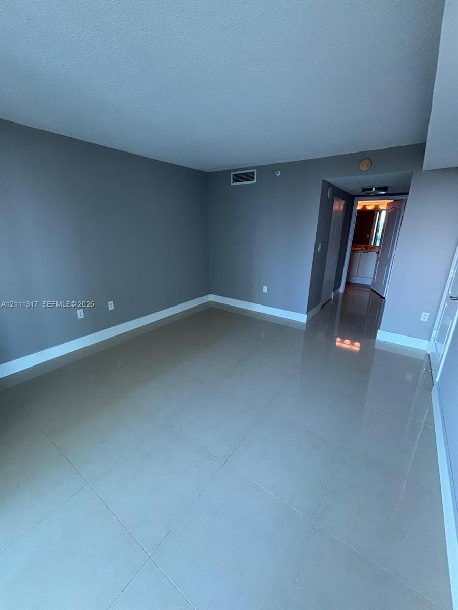 2101 Brickell Ave 711 photo 6