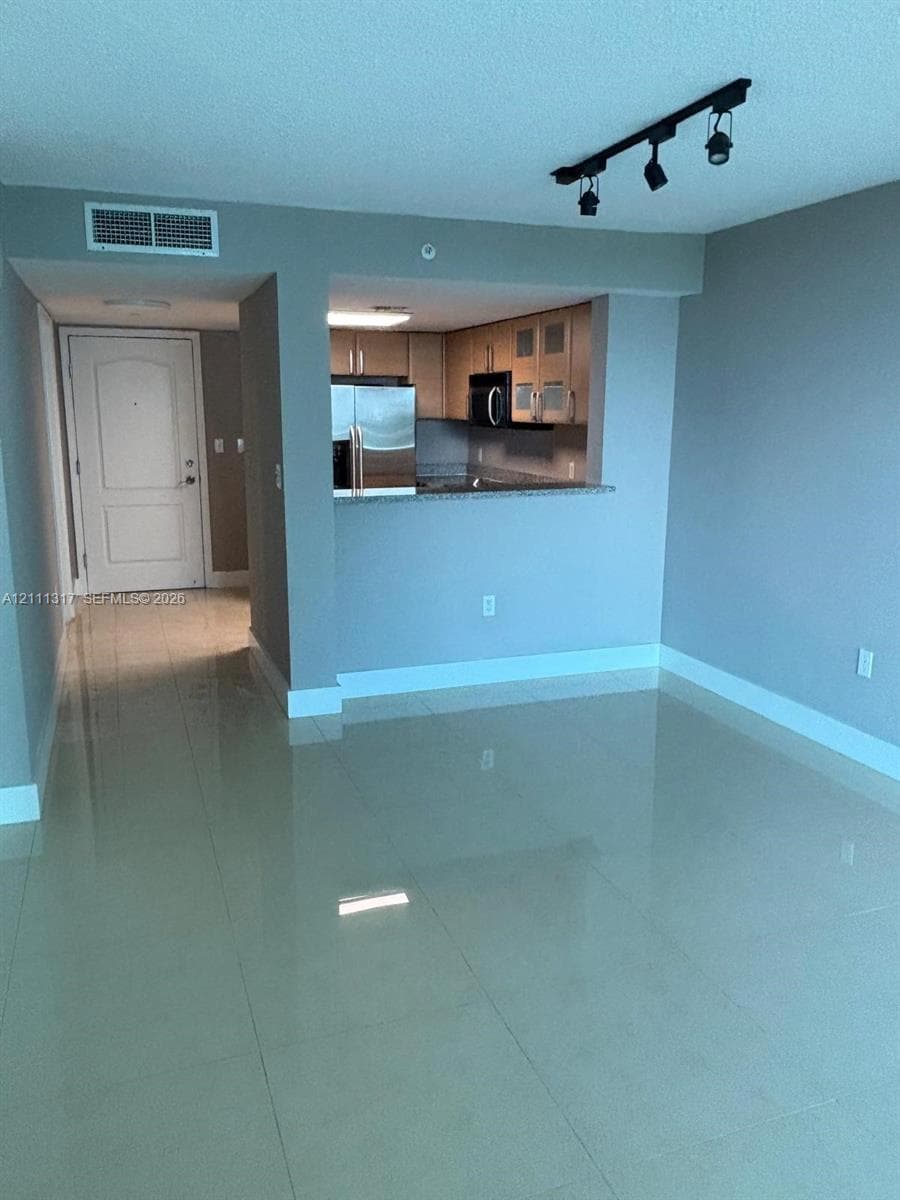 2101 Brickell Ave 711 photo 3