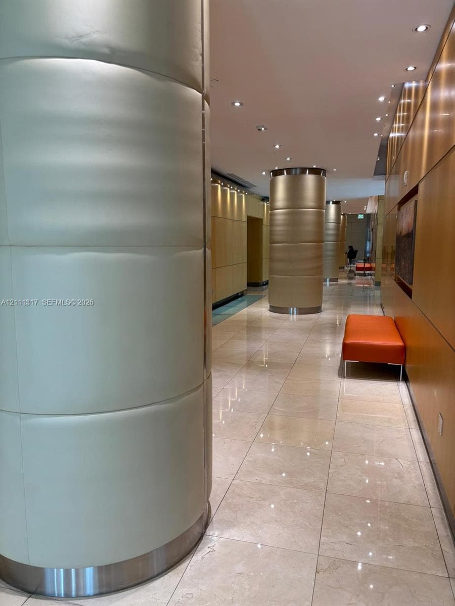 2101 Brickell Ave 711 photo 8