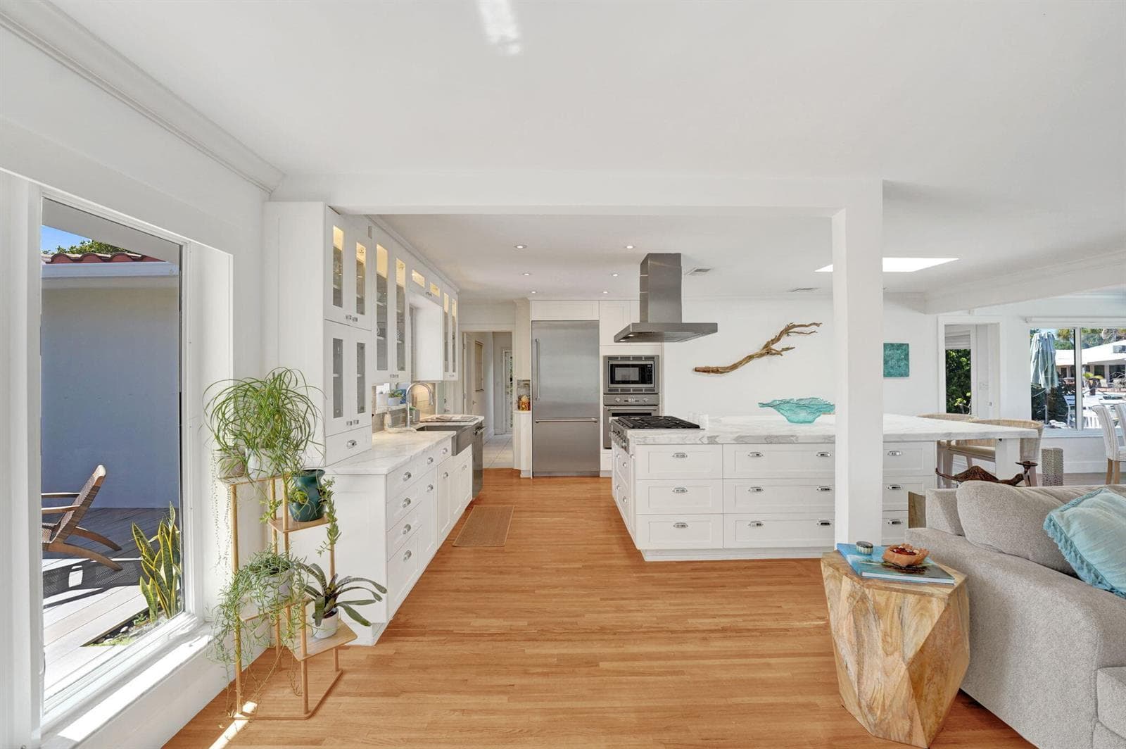 2225 NE 15TH Court photo 17