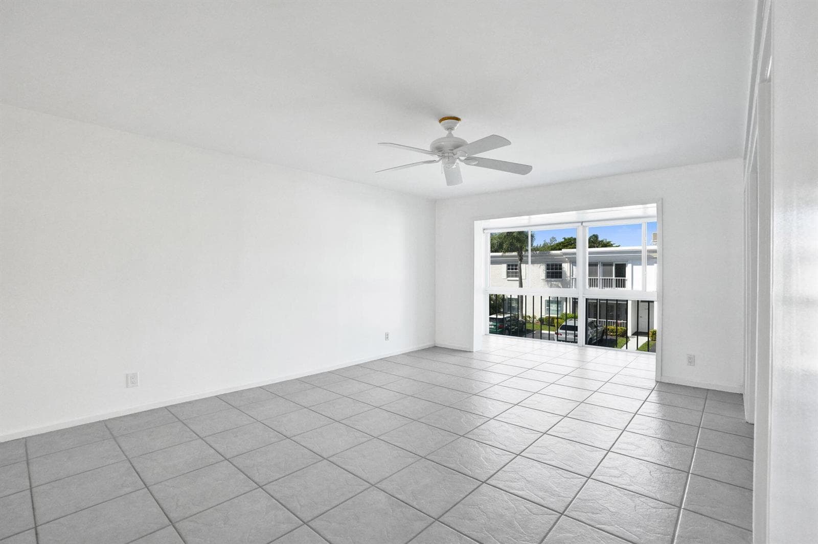 6469 BAY CLUB Drive 3 photo 10