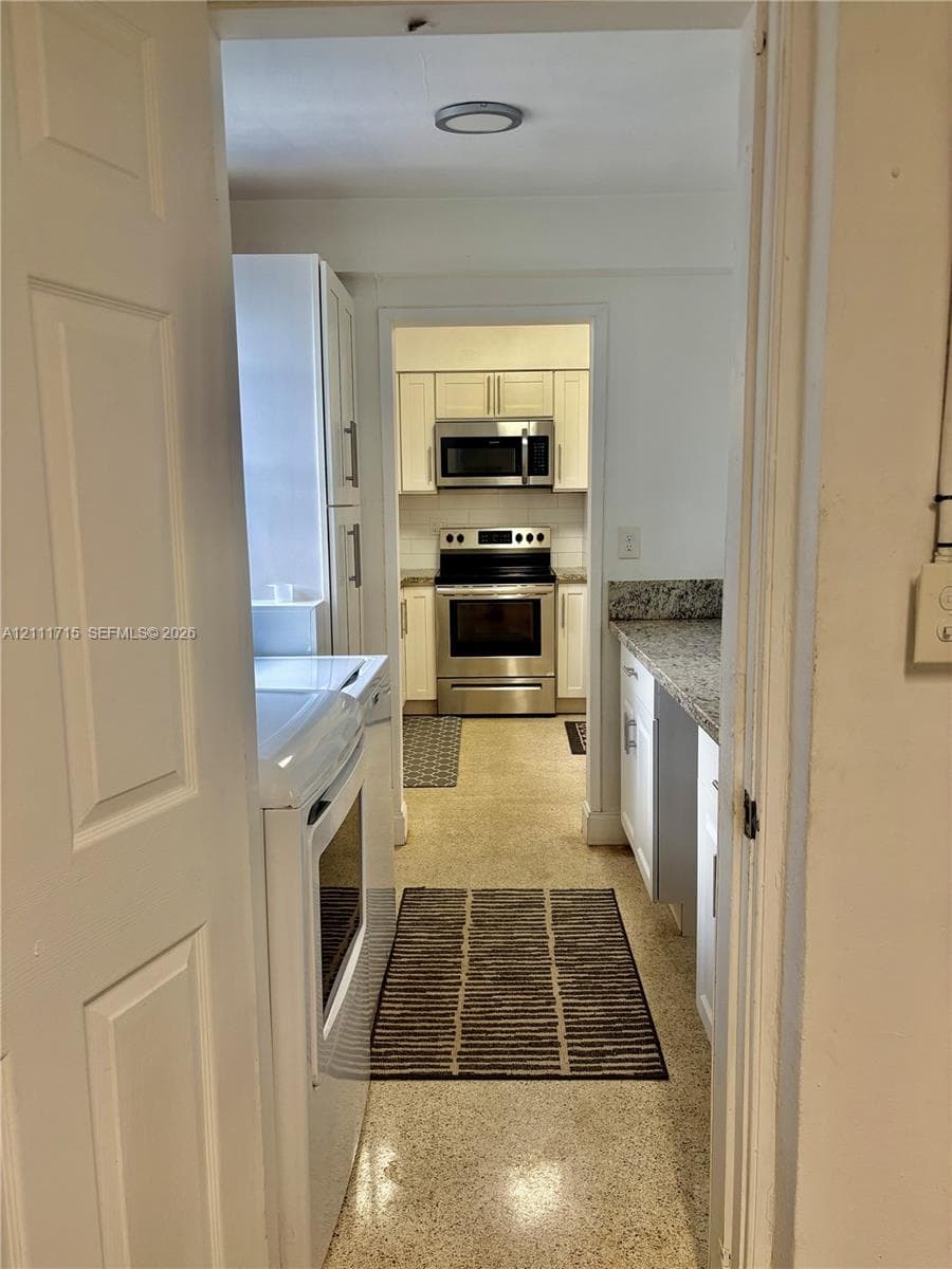 18280 NE Glades Dr photo 8
