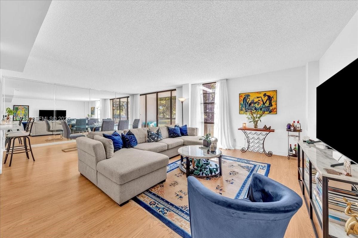 3401 N Country Club Dr 110 photo 6