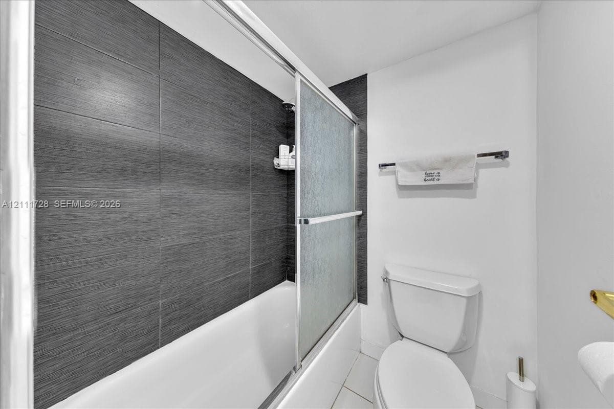 3401 N Country Club Dr 110 photo 22