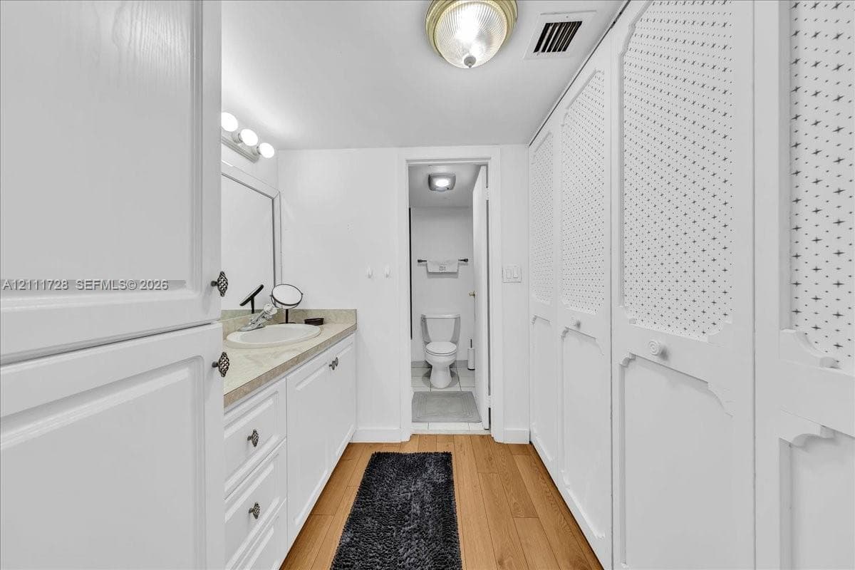 3401 N Country Club Dr 110 photo 20
