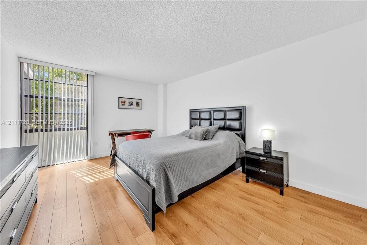 3401 N Country Club Dr 110 photo 18