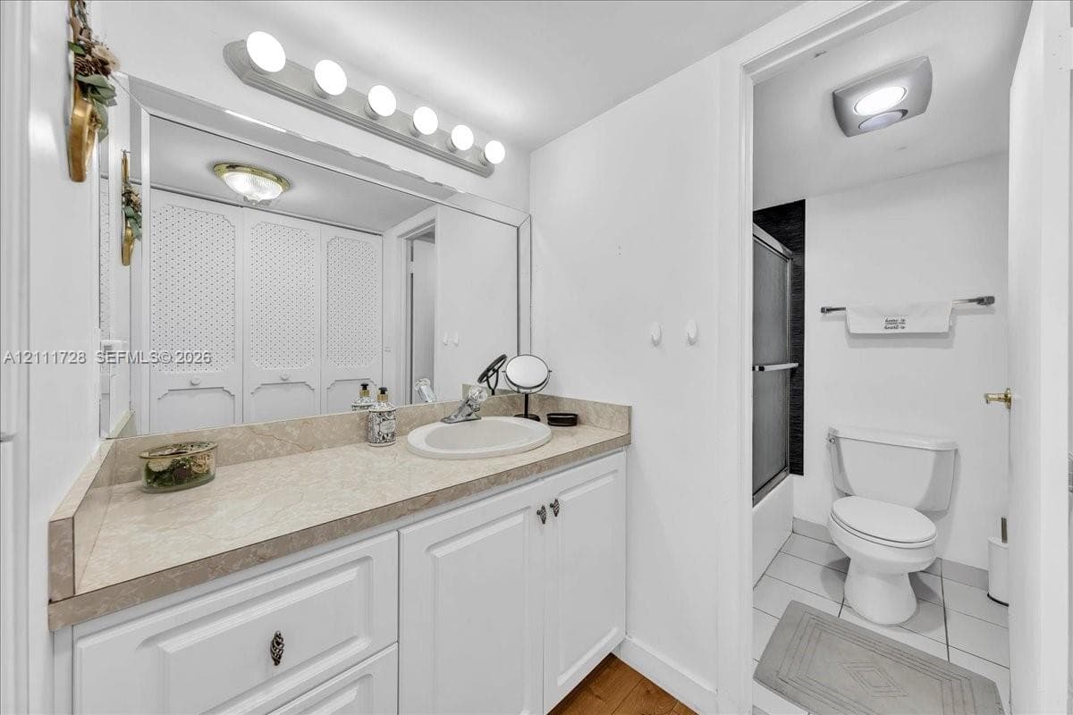 3401 N Country Club Dr 110 photo 21