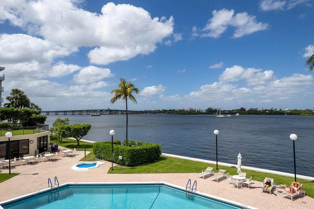 2778 S OCEAN Boulevard 305S photo 25