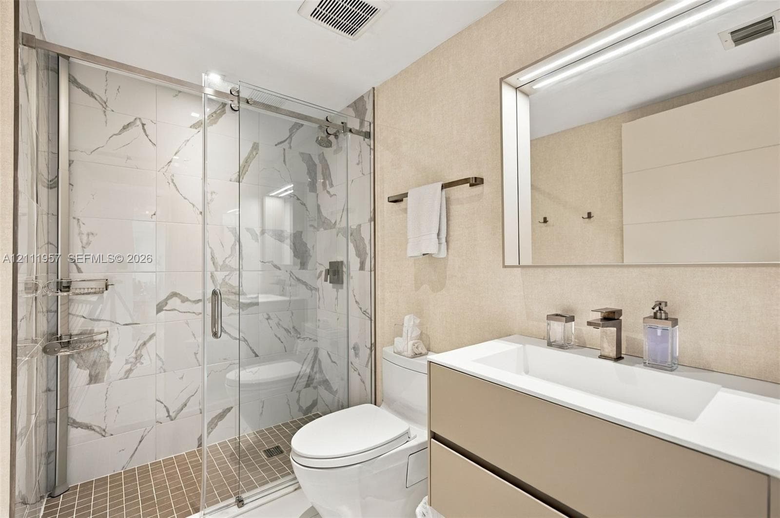 9521 E Bay Harbor Dr 904 photo 23