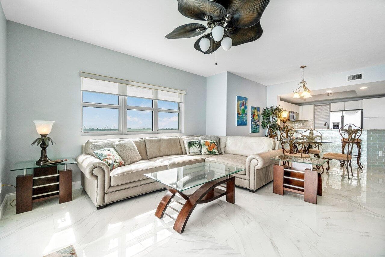 2640 Lake Shore Drive 1216 photo 7