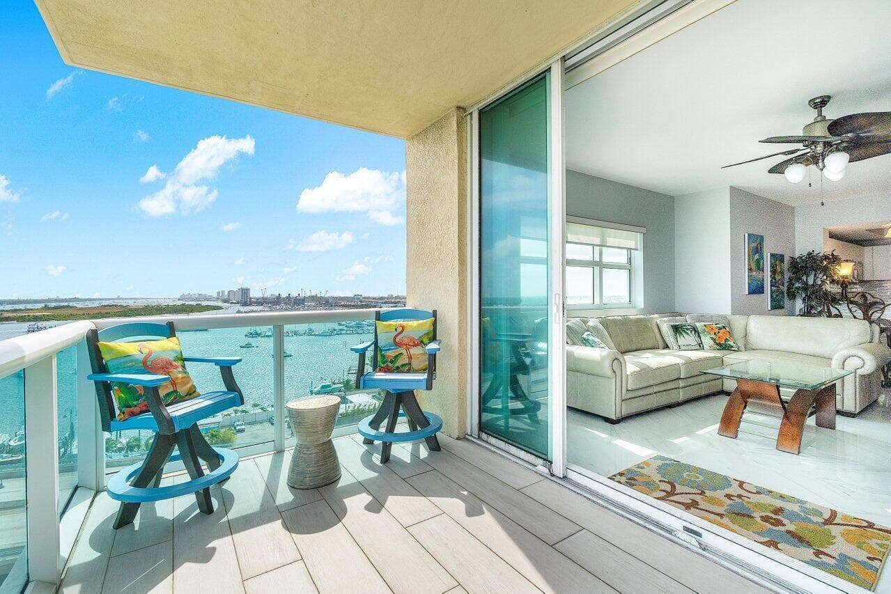 2640 Lake Shore Drive 1216 photo 1