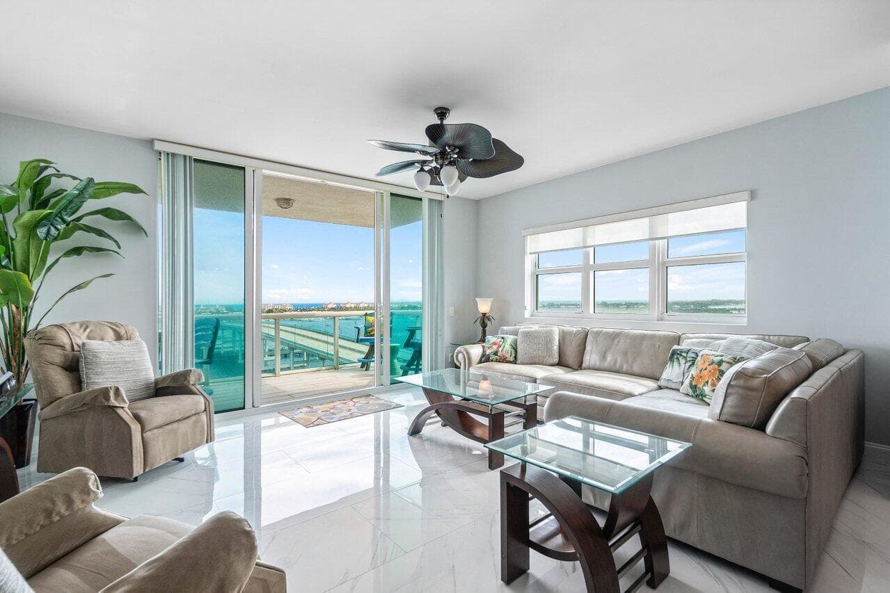 2640 Lake Shore Drive 1216 photo 5