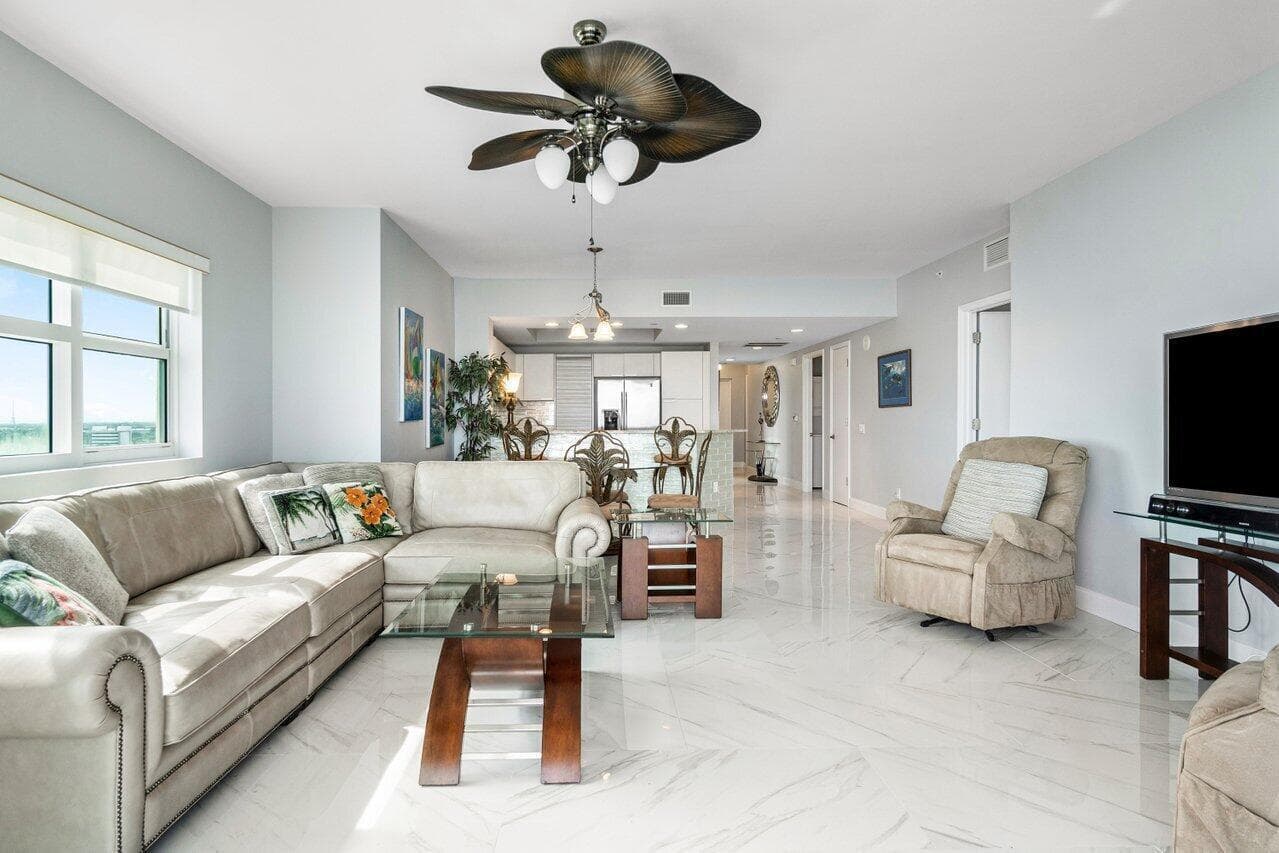 2640 Lake Shore Drive 1216 photo 9
