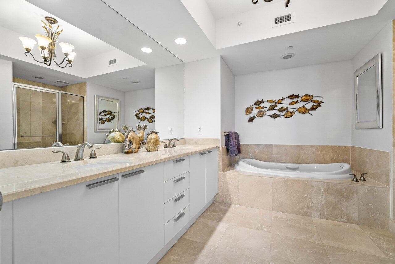2640 Lake Shore Drive 1216 photo 24