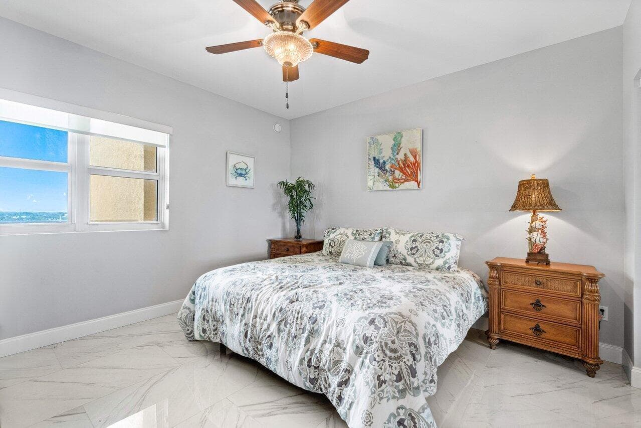 2640 Lake Shore Drive 1216 photo 19