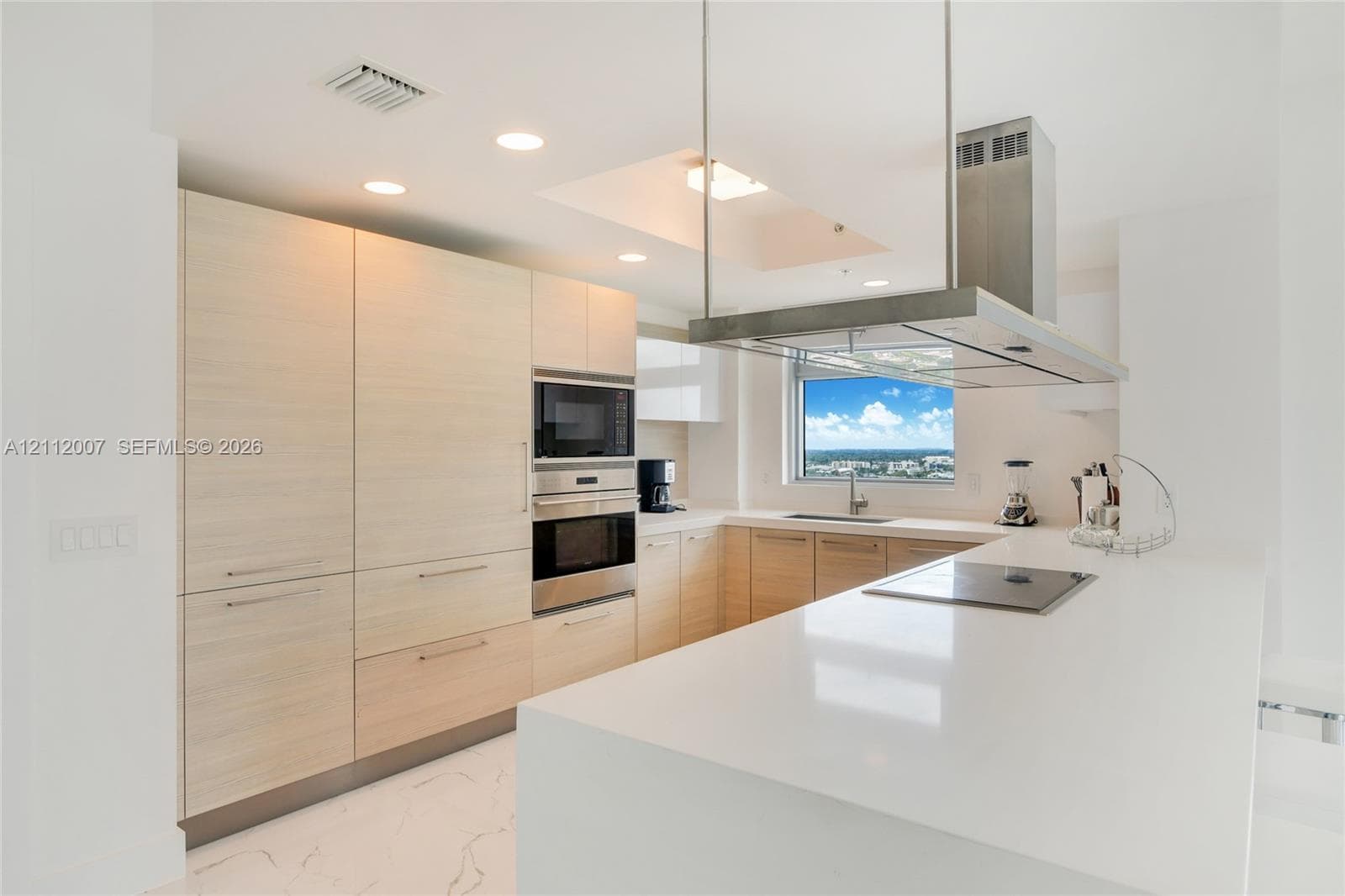 17301 Biscayne Blvd 2002 photo 12