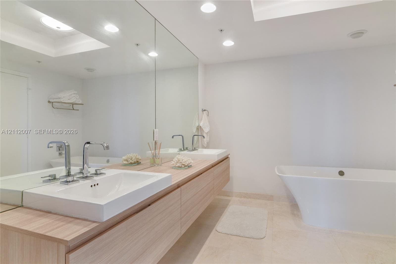 17301 Biscayne Blvd 2002 photo 19