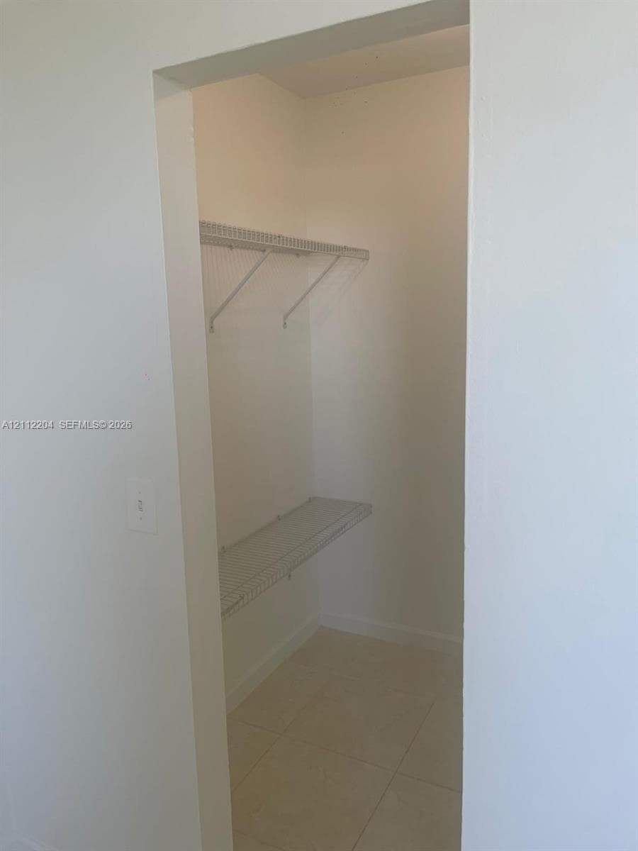 2020 NE 135th St 910 photo 6