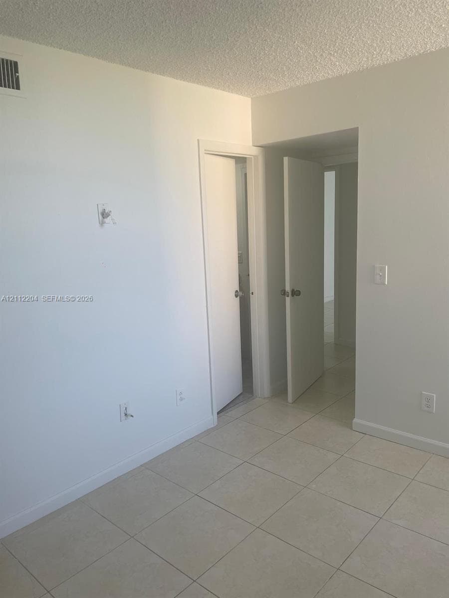 2020 NE 135th St 910 photo 7